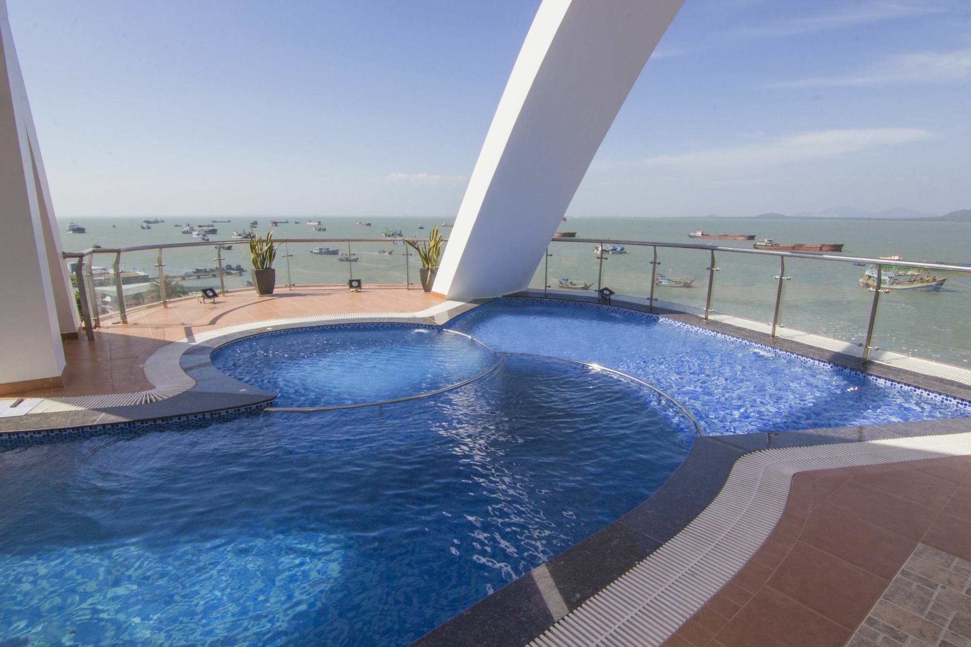 Cassabella Hotel & Apartments Вунгтау Экстерьер фото